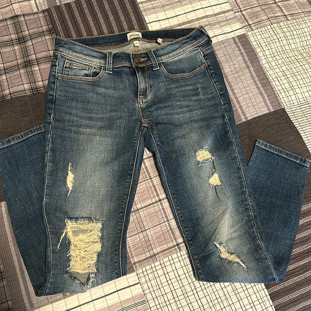 Sneak Peek Sexy Boyfriend Skinny Distress Jeans size 3